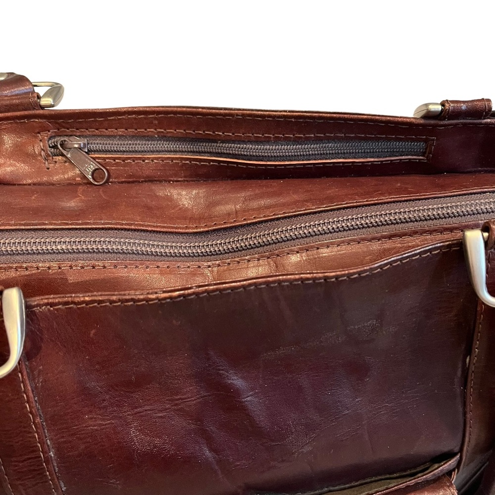 Vintage Leaders in Leather Tote Bag - Picture 10 of 13